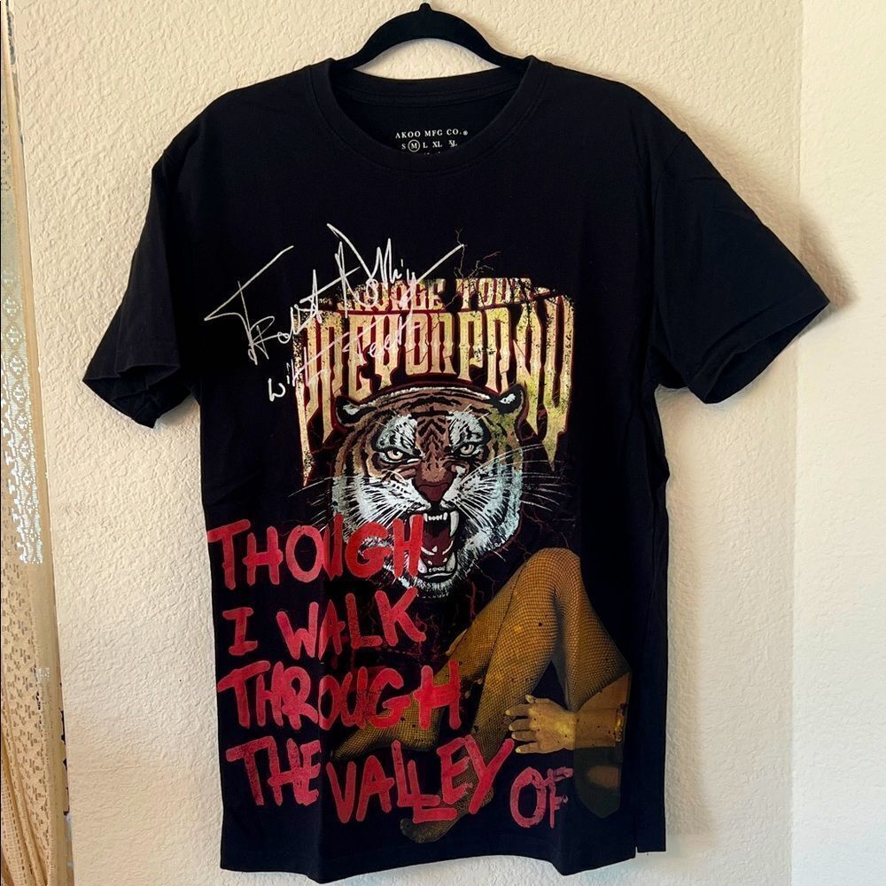 Akoo Black Graphic Tiger T-Shirt ~ Size Medium